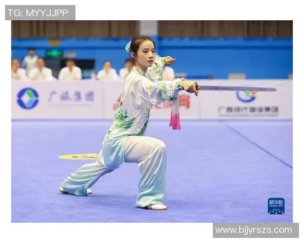 凤凰太极剑的传承与创新探索中华武术的魅力与精神 凤凰太极剑的传承与创新探索中华武术的魅力与精神