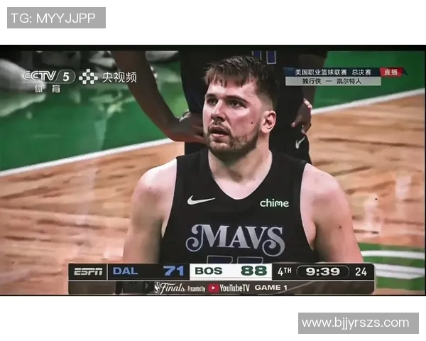 凯尔特人在季后赛中击败独行侠，晋级下一轮比赛