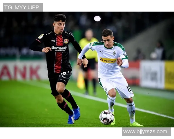 门兴客场击败法兰克福，德甲前三之争白热化！