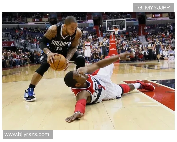 勇士主场战胜奇才，继续保持领先优势